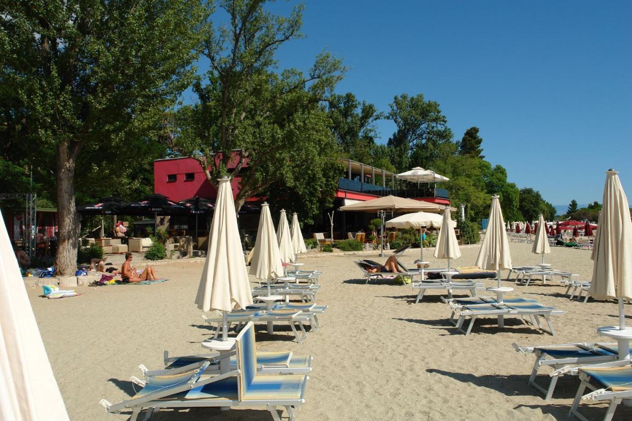 Apartments Ruza Цриквеница Экстерьер фото